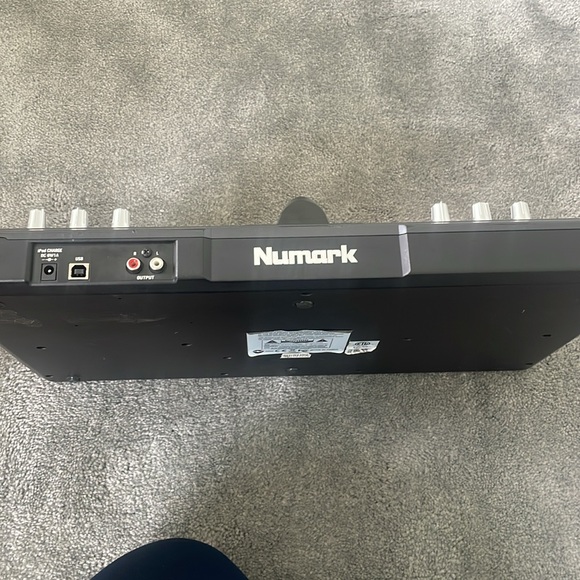 Numark iDJ3 - Picture 2 of 6